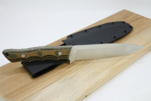 Osprey outdoor knife with camo handle made in bc