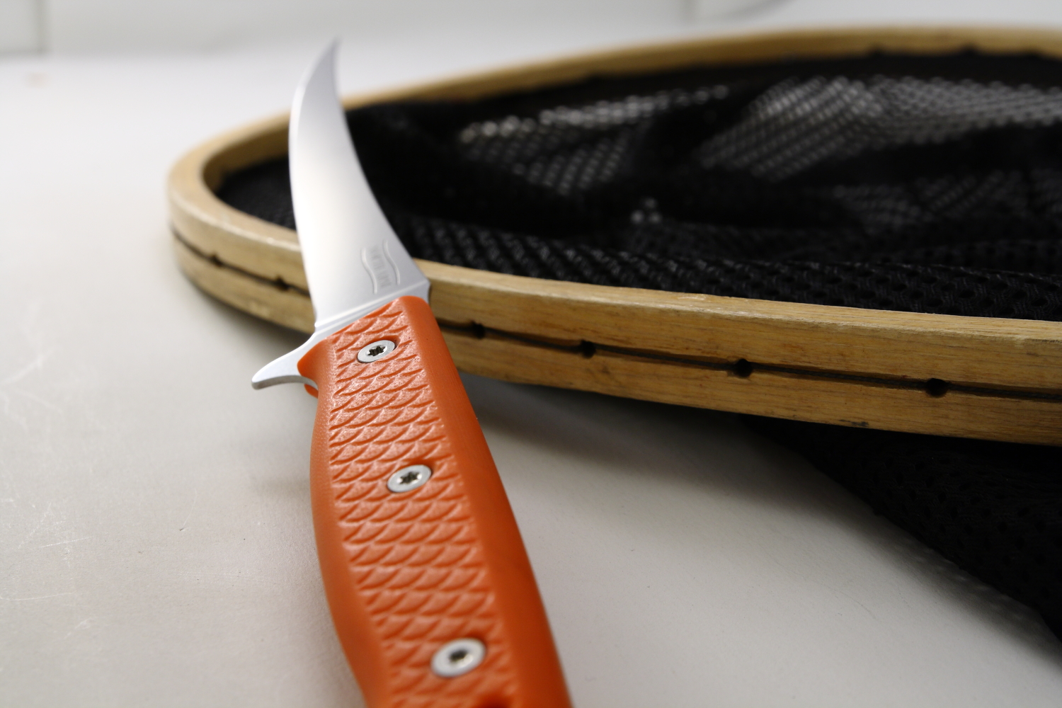 fish_scale_pattern_handle_fillet_knife
