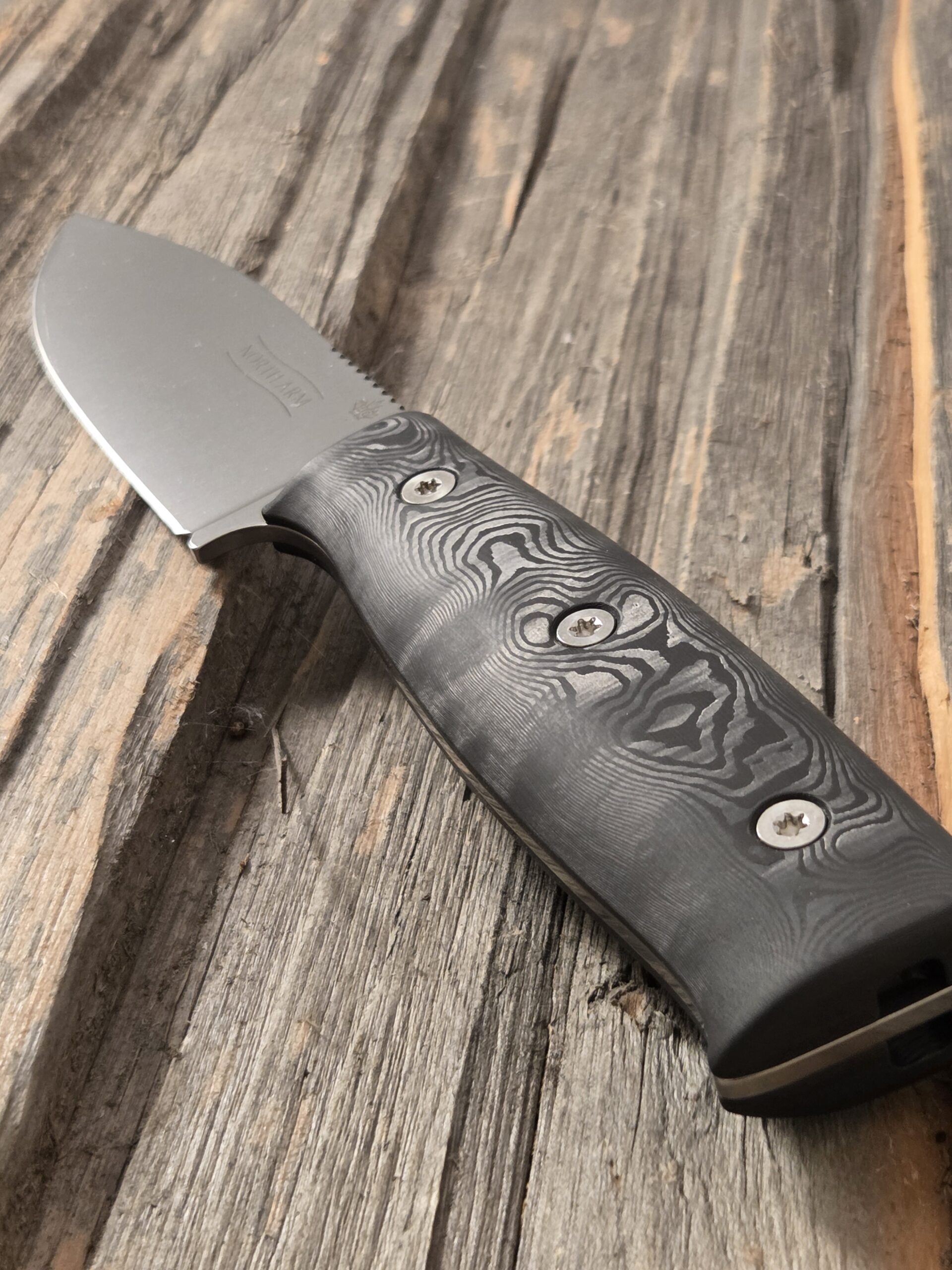 black dunes fat carbon handles on hunting knife