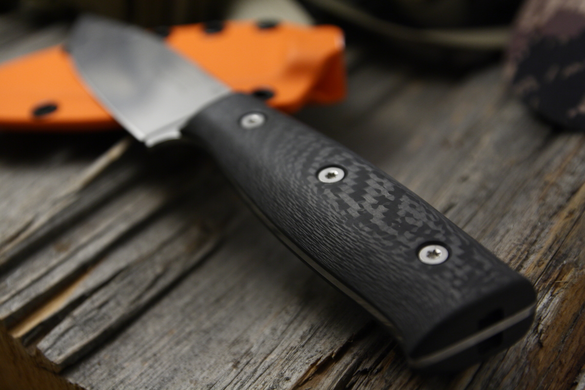 Carbon_fiber_ultra_light_hunting_knife_handle