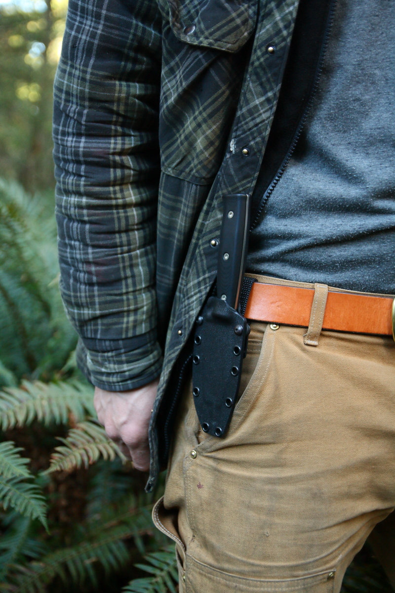 Standard_belt_loop_hunting_knife_carry
