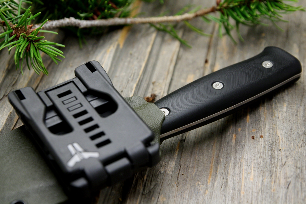 Tek_Lok_on_hunting_knife_sheath